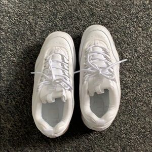 Super new all white Fila’s!!!